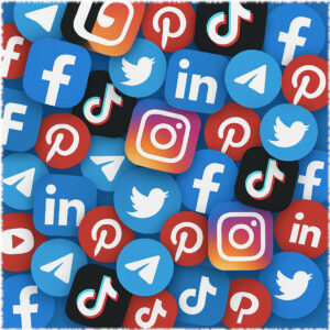 Collage confuso con i loghi dei principali social network – Facebook, Instagram, TikTok, Pinterest, Telegram, YouTube, LinkedIn e X – simbolo della complessità che RiferiSync semplifica automatizzando la pubblicazione.